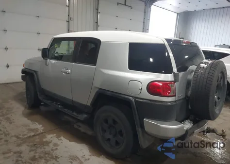 2007 Toyota Fj Cruiser z USA, uszkodzony, nr VIN JTEBU11F670015050